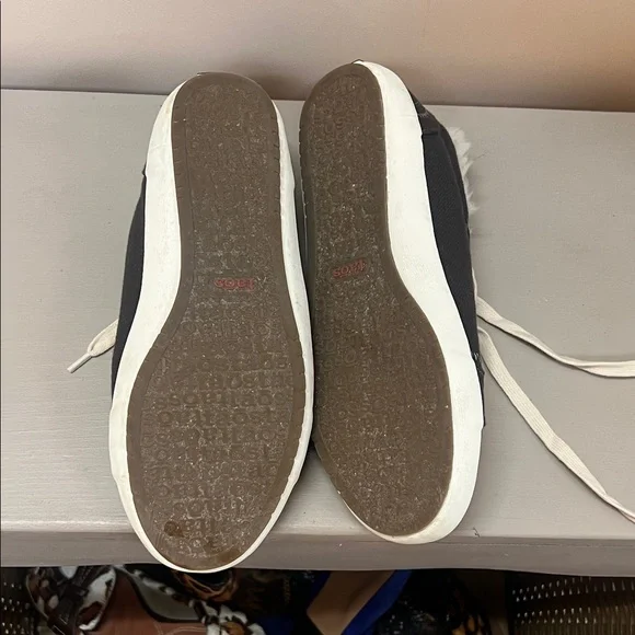 Taos Footwear Black and White Fur-Trimmed Sneakers - Picture 2 of 4